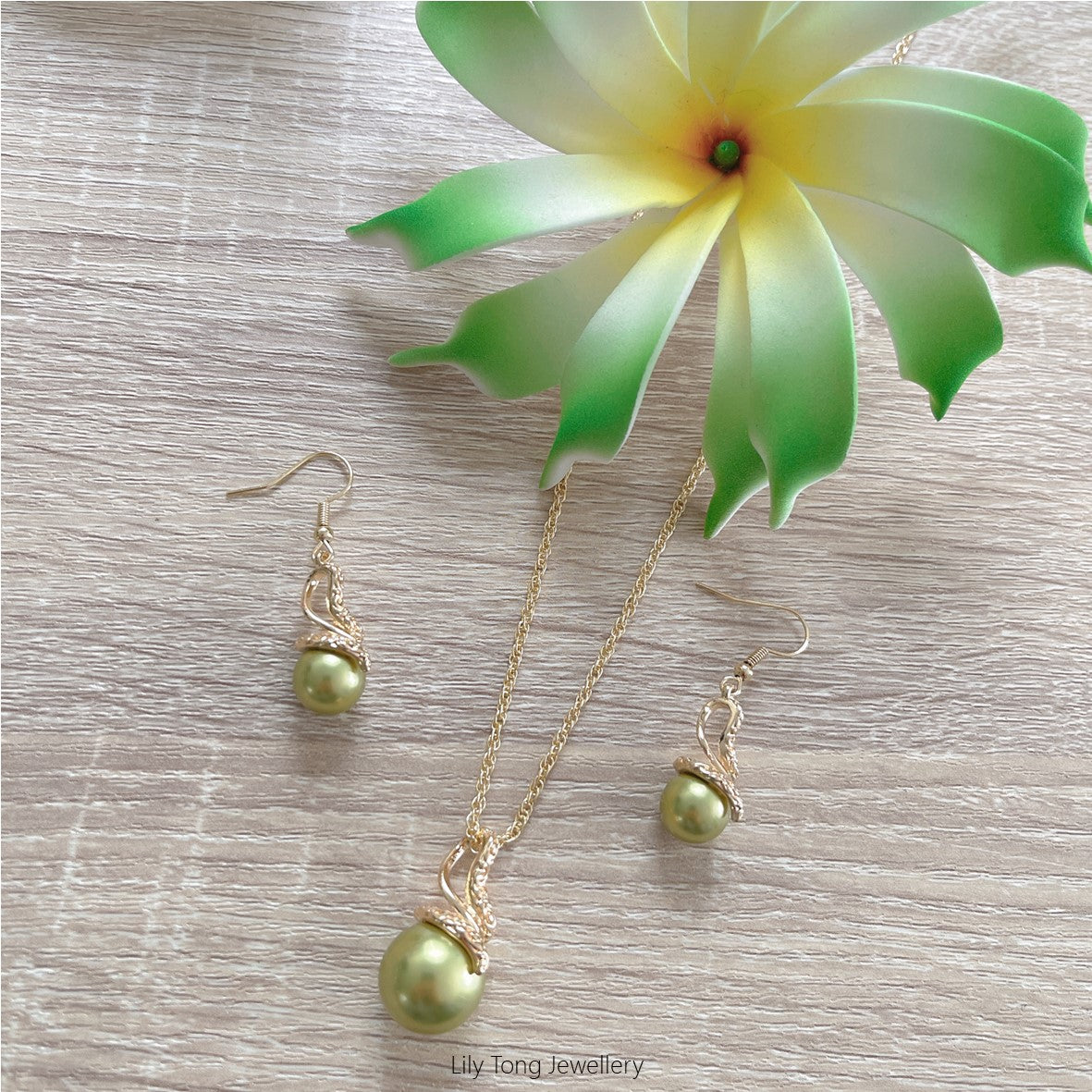 Gold Plated Shell Pearls Twist Necklace & Earrings Set #17 (Fresh Green)