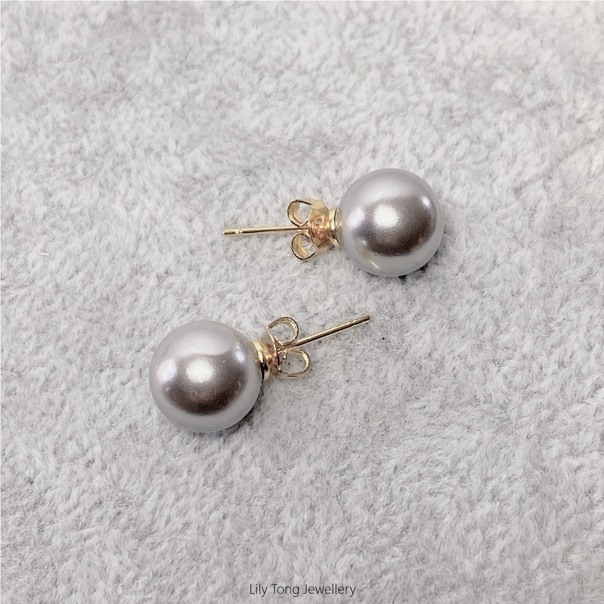 10mm Shell Pearl Stud Earrings (Light Grey)