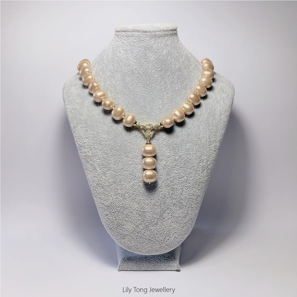 Oval Shell Pearl 3-Bead Pendant Necklace #0604