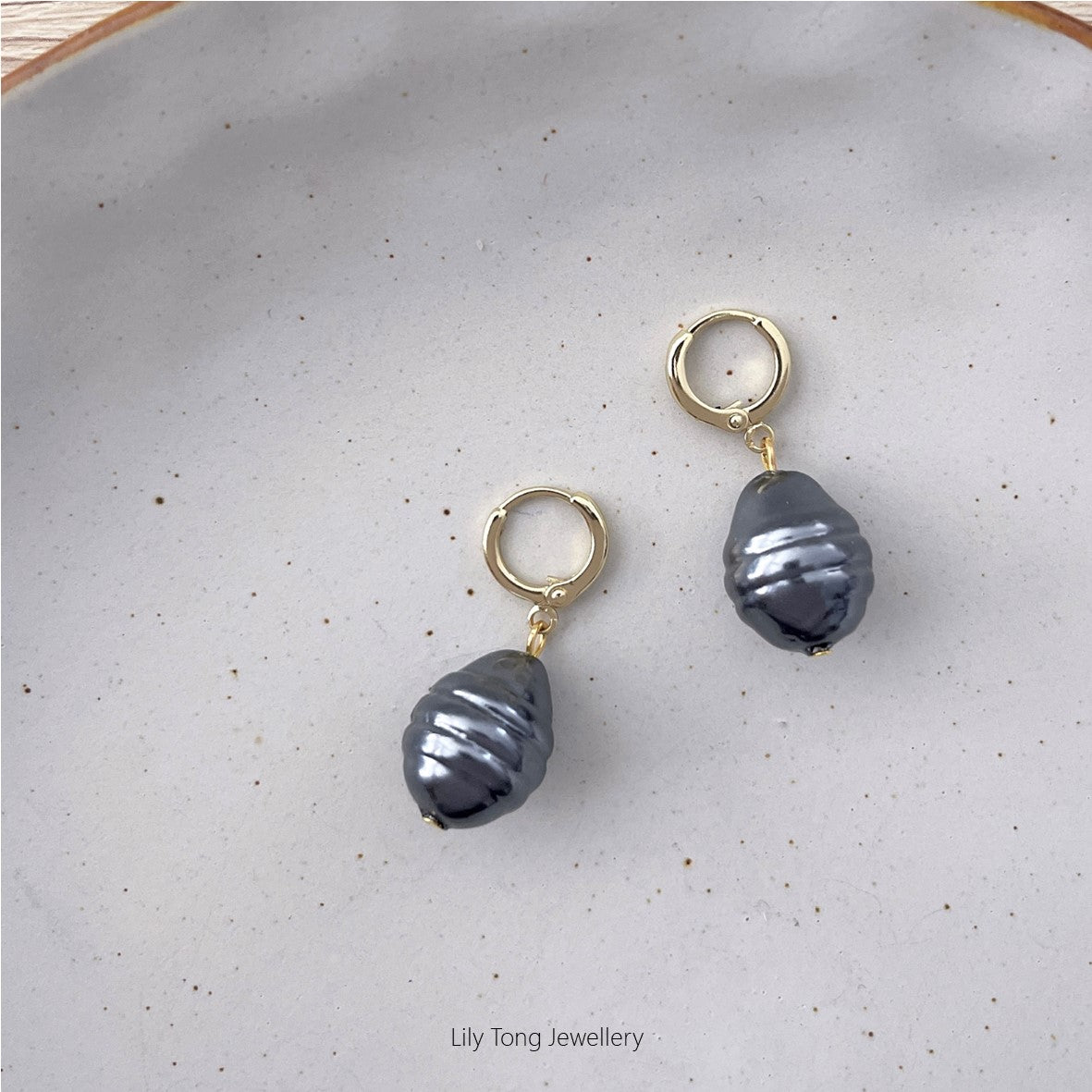 Small Hoop Earrings With Pearl Pendant #0376 Dark Grey