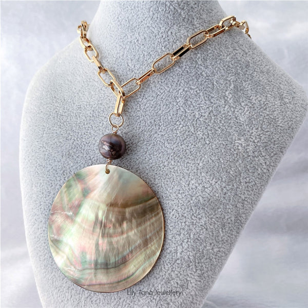 Round Shell & Baroque Pearl Pendant Link Chain Necklace