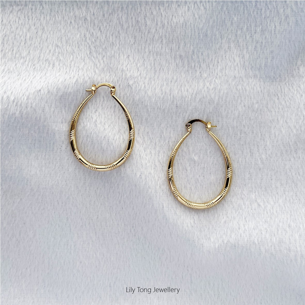 40x30mm Oval Hoop Earrings