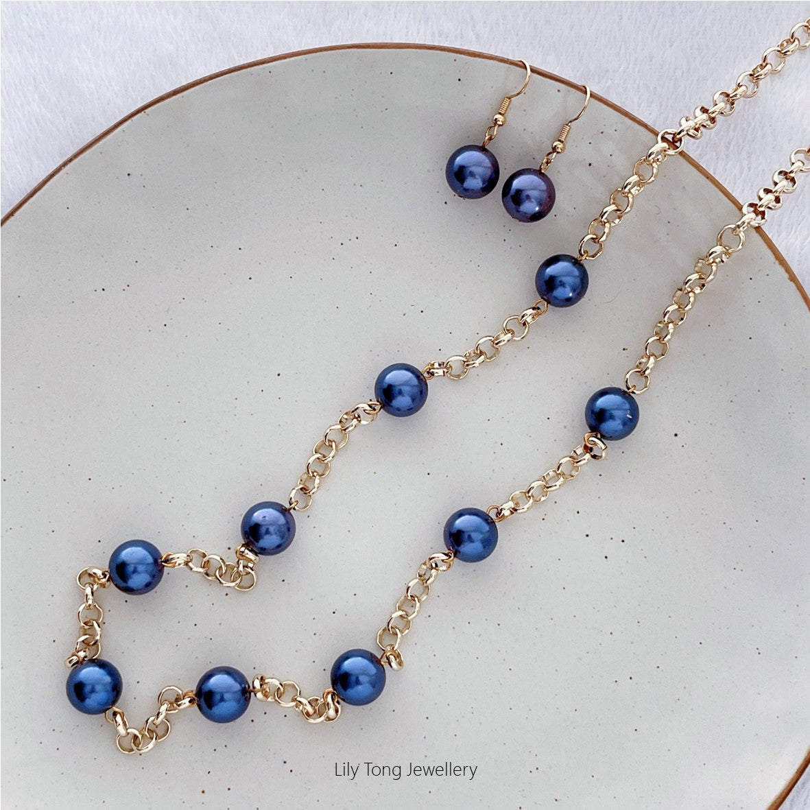 12mm Shell Pearl Belcher Chain Necklace & Earrings (Deep Blue)