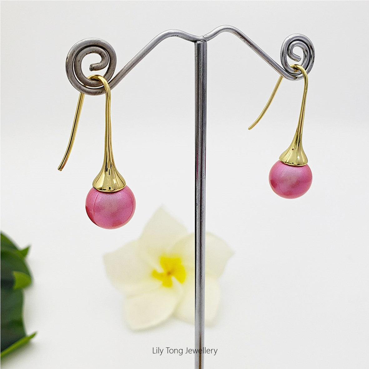 12mm Shell Pearl Hook Earrings #0652 Pink