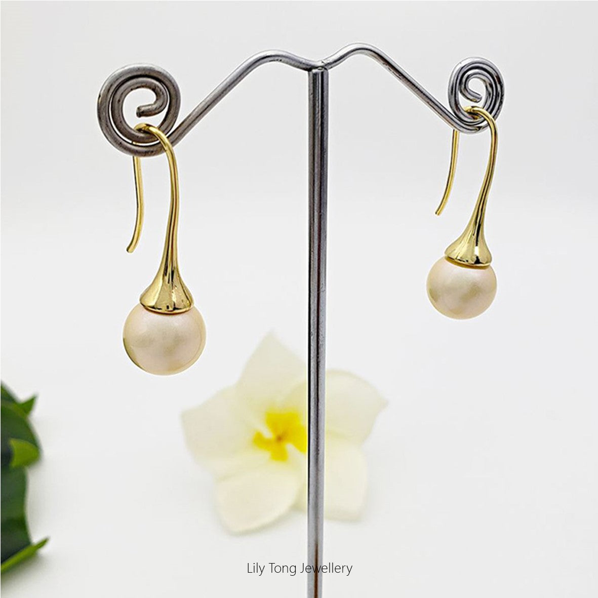 12mm Shell Pearl Hook Earrings #0653 Light Cream