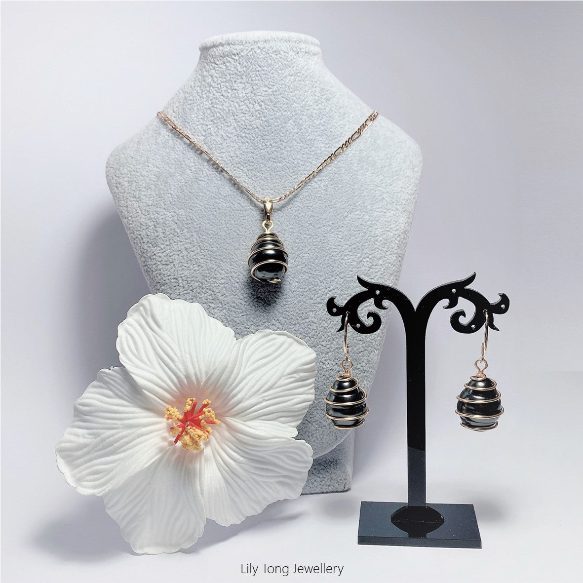 Gold-Filled Spiral Caged Shell Pearl Jewellry Set (Black)