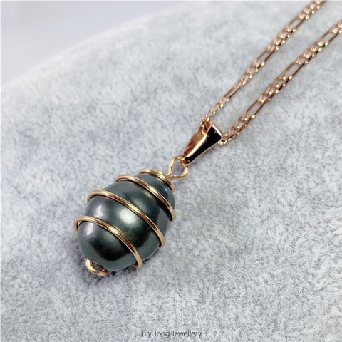 Gold-Filled Spiral Caged Shell Pearl Pendant Necklace (Grey)