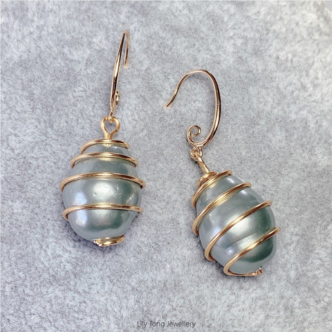 Gold-Filled Spiral Caged Shell Pearl Earrings (Light Grey)