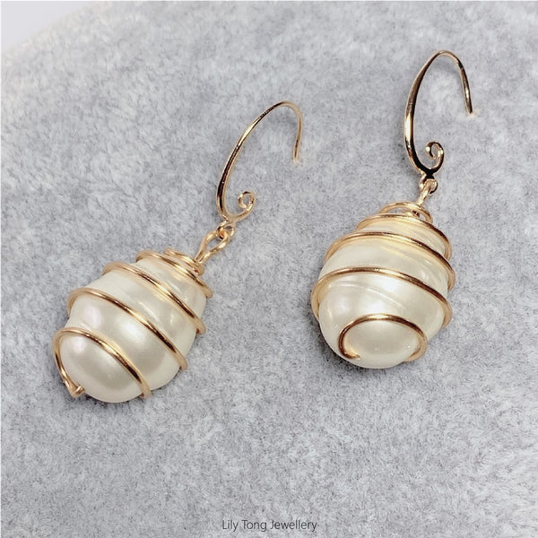 Gold-Filled Spiral Caged Shell Pearl Jewellry Set (White)