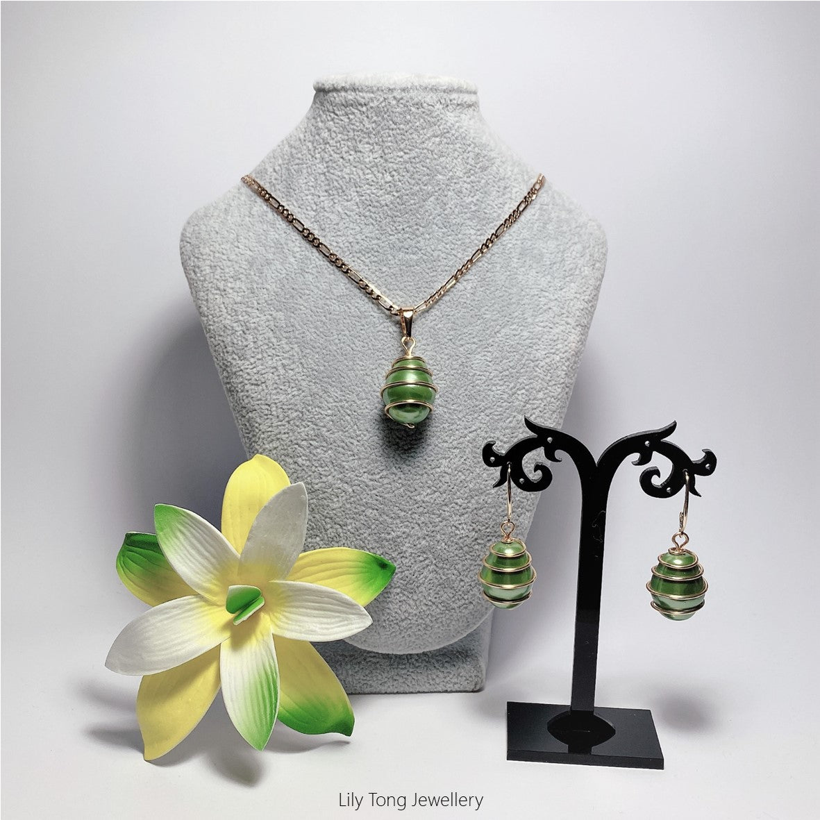 Gold-Filled Spiral Caged Shell Pearl Jewellry Set(Green)